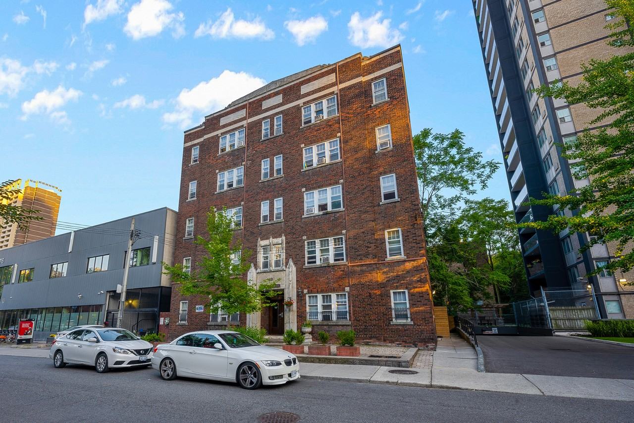 Dundonald Arms Apartments 49 Dundonald St, Toronto, ON M4Y 1K3 Zumper