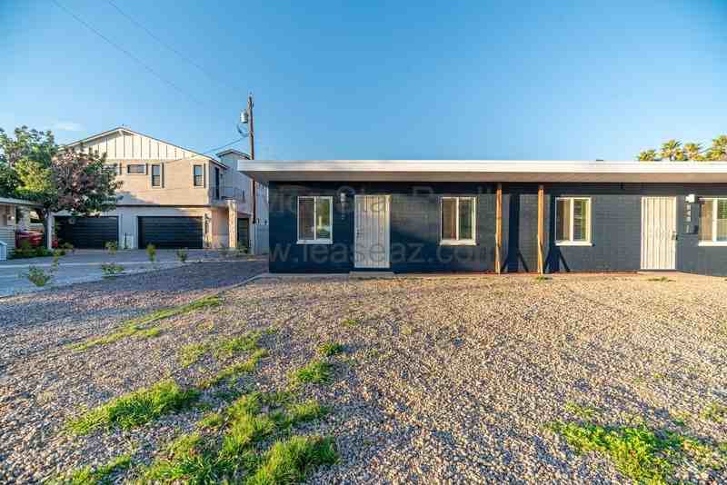 850 W Hazelwood St - Photo 4 of 22