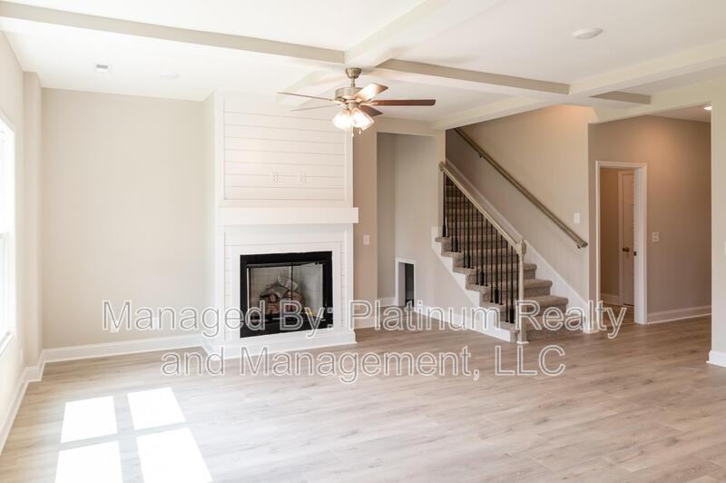 536 Castle Pinckney Ln - Photo 2 of 16