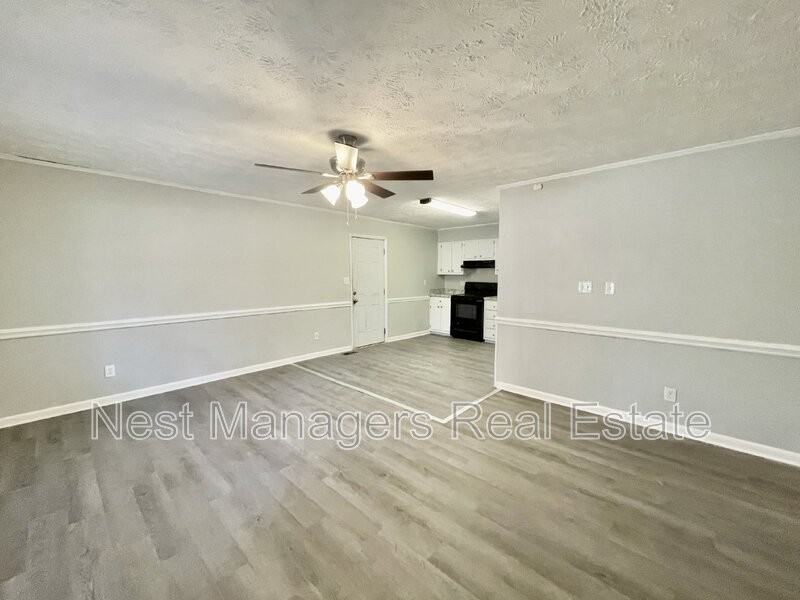 498 Lake Elizabeth Rd - Photo 2 of 15