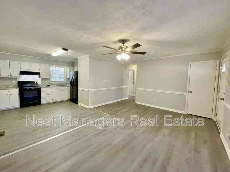 498 Lake Elizabeth Rd - Photo 3 of 15