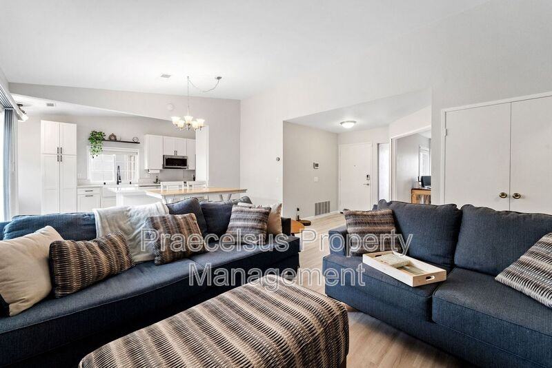 2039 Waterbury - Photo 3 of 50