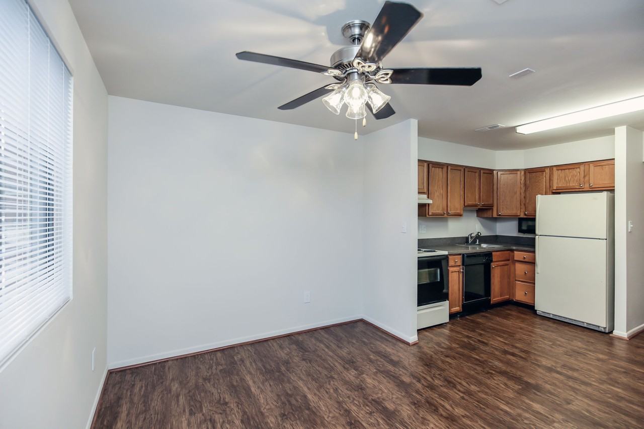 Chatham Gardens - Photo 3 of 10