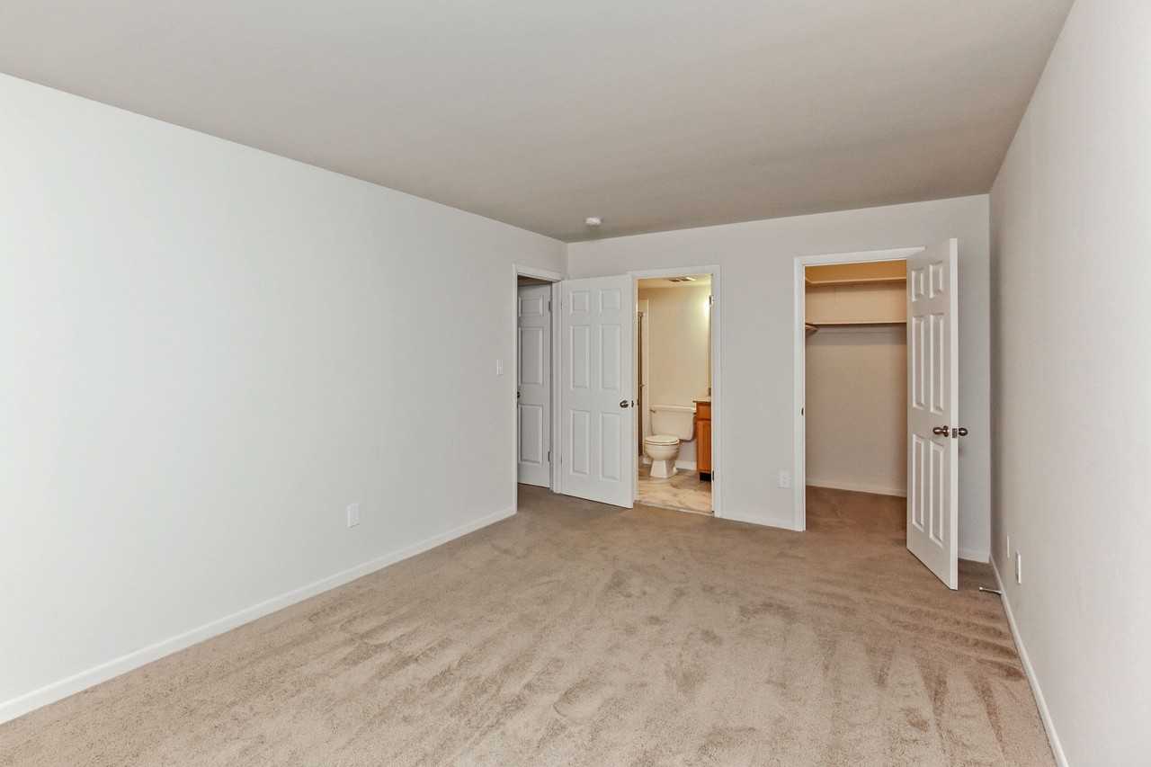 Chatham Gardens - Photo 4 of 10