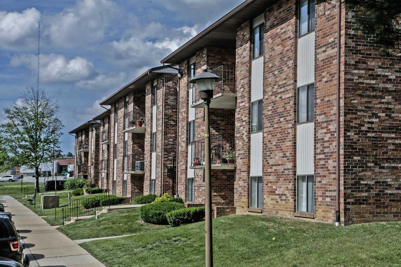 Chatham Gardens - Photo 5 of 10