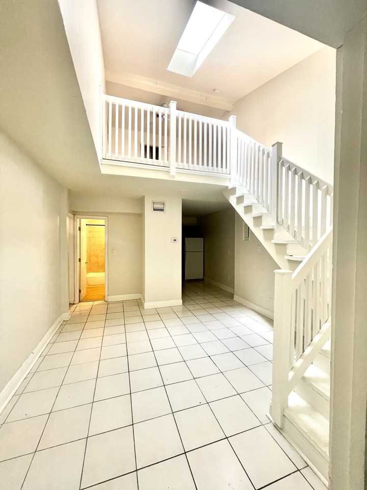 Boca Vista Apartments - Photo 3 of 18