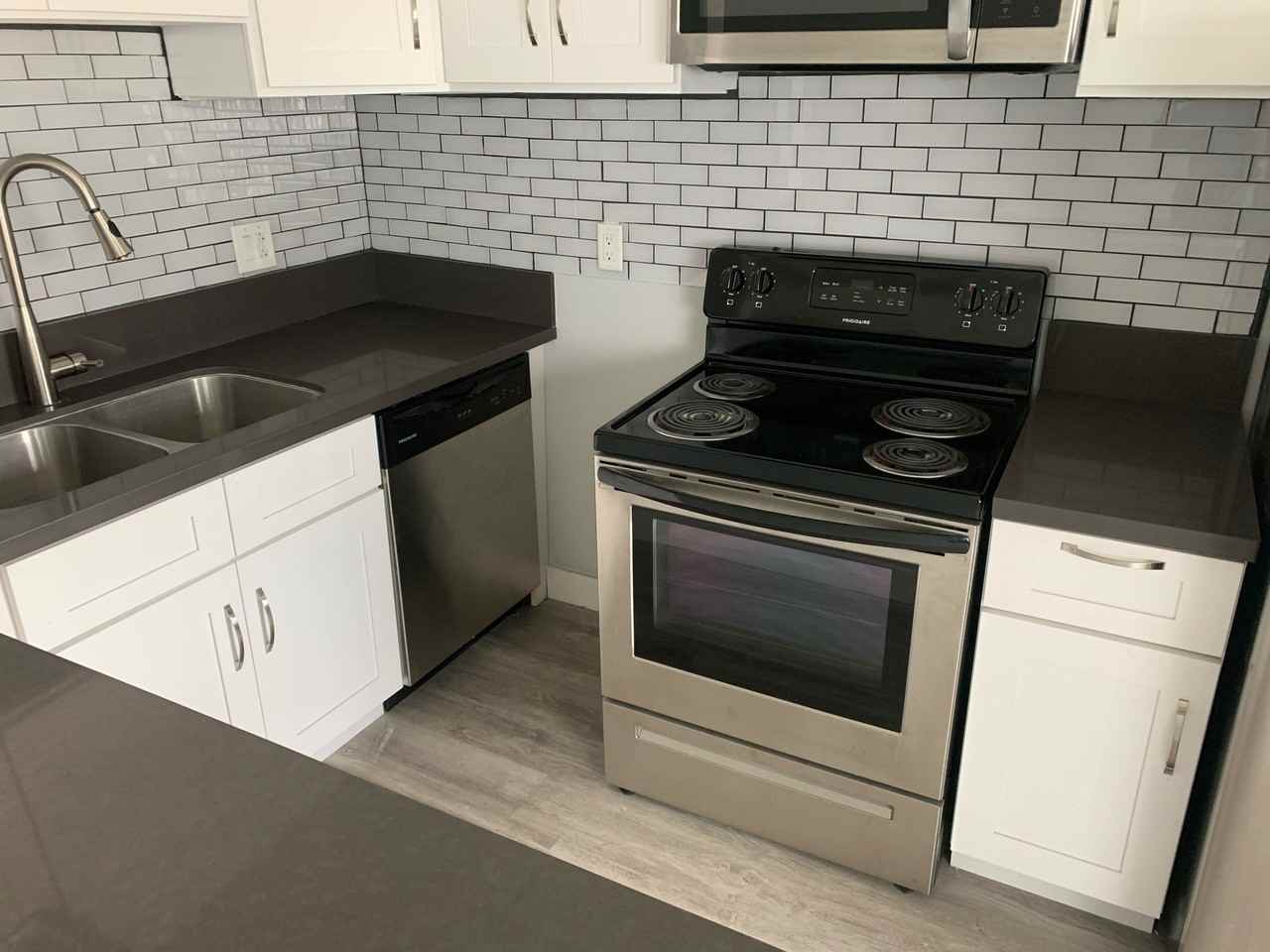 1177 S Norton Ave - Photo 2 of 50