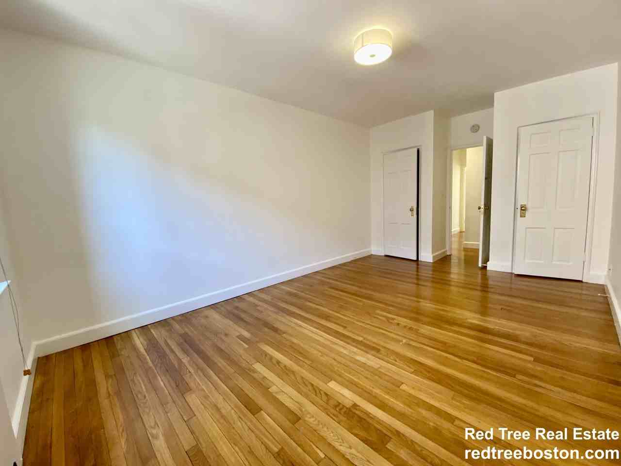 337 Tappan St #3 - Photo 4 of 6