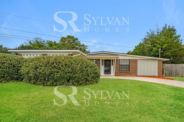 7641 Knoll Dr N - Photo 3 of 16