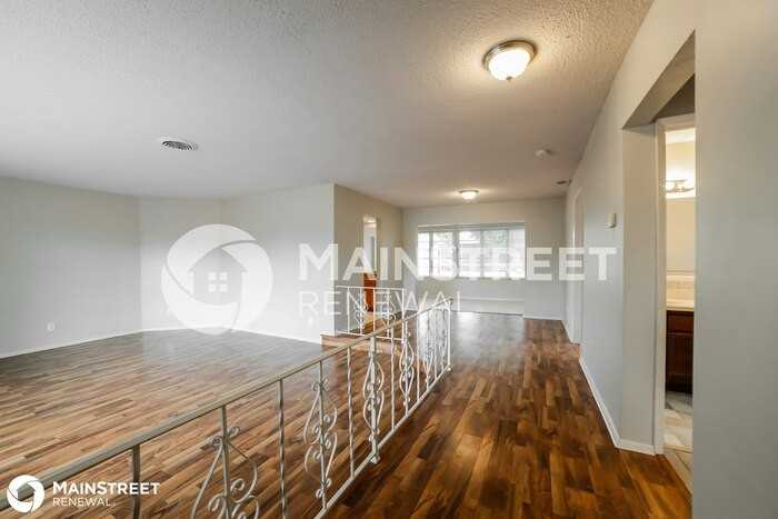 4731 Nw 41st St - Photo 3 of 15