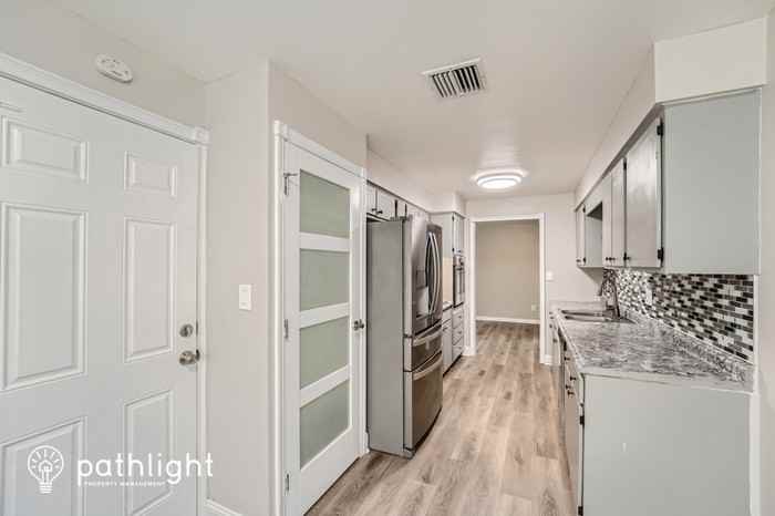 2459 Rutland Ln - Photo 2 of 13