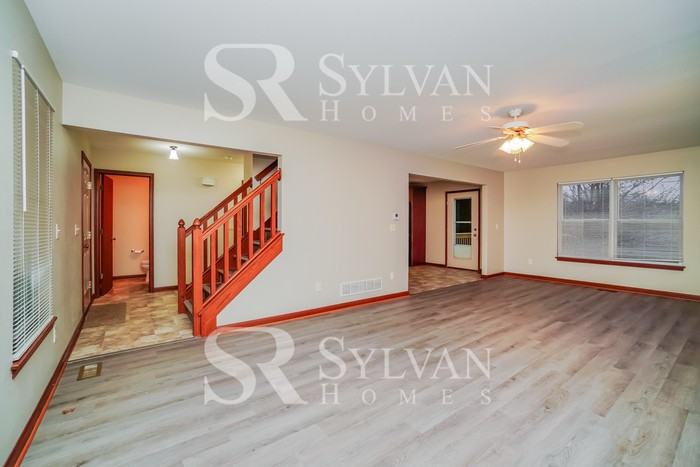 440 Nora Dr - Photo 3 of 16