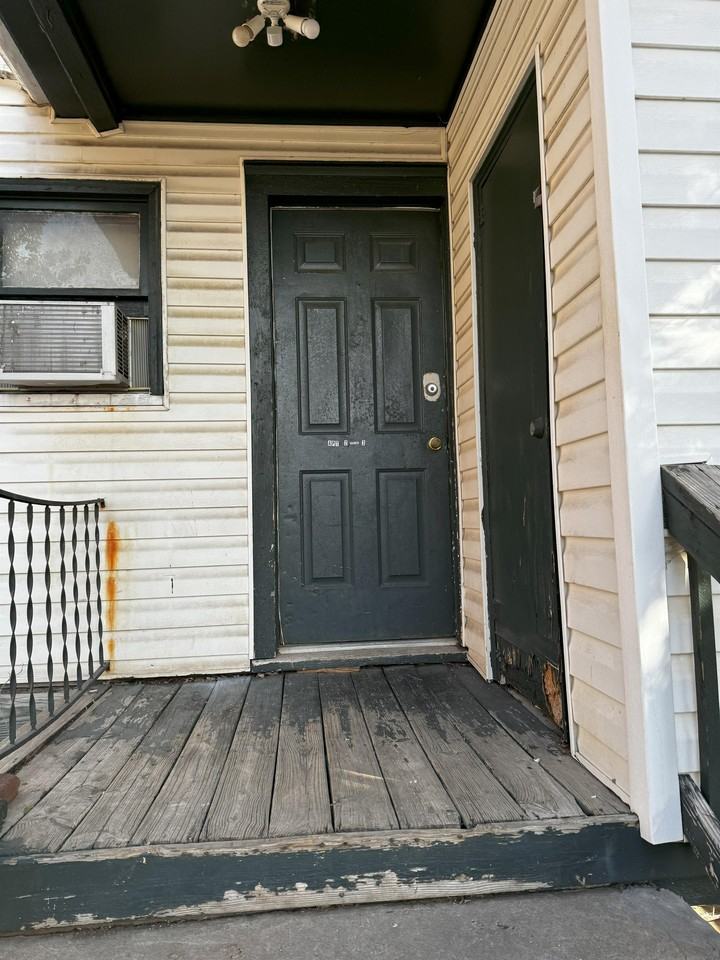 204 E Martin St #3 - Photo 2 of 11