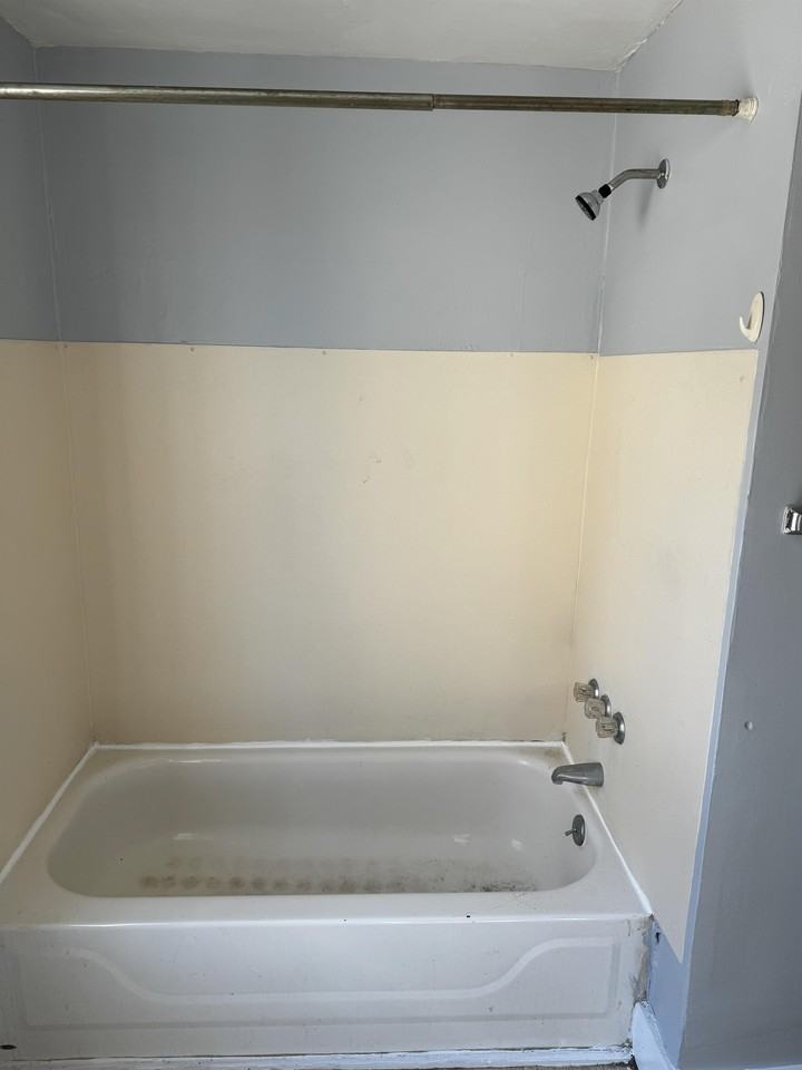 204 E Martin St #3 - Photo 6 of 11