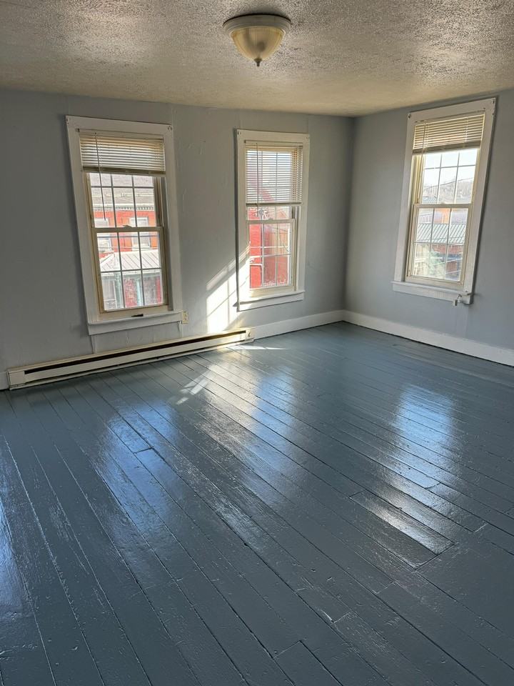 204 E Martin St #3 - Photo 7 of 11