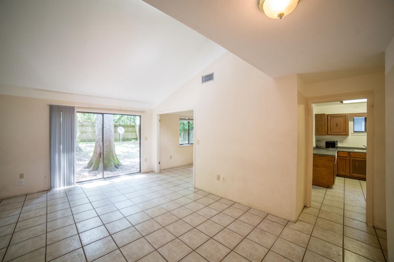 8 Northwest 24th Street #1 - Photo 4 of 19