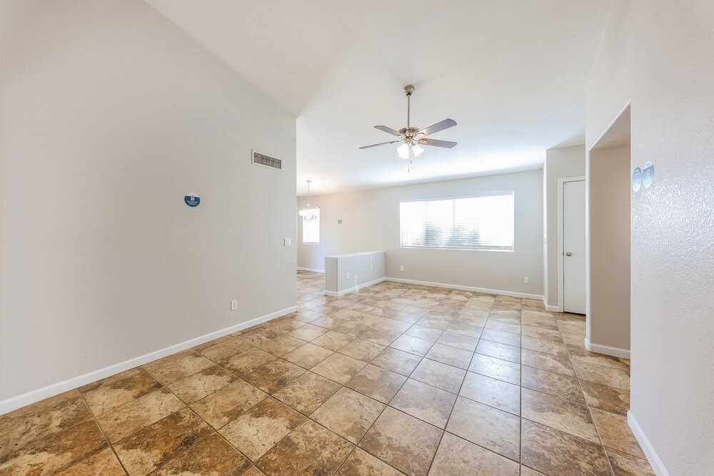 17907 N Reno Ave - Photo 3 of 16