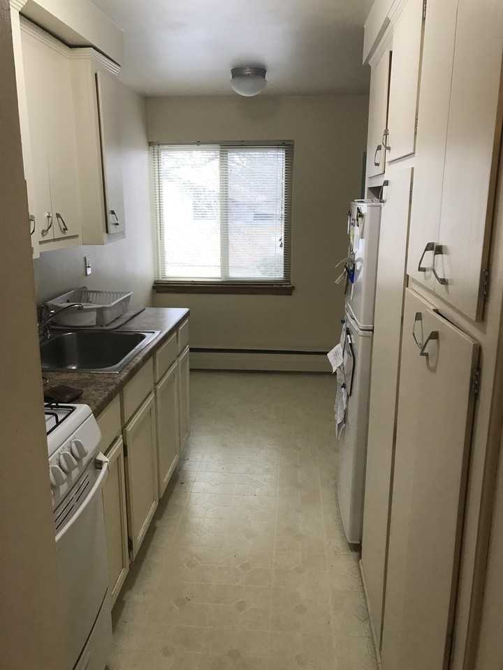 3346 3346 South Whitnall AvenueApt 10 #10 - Photo 2 of 8