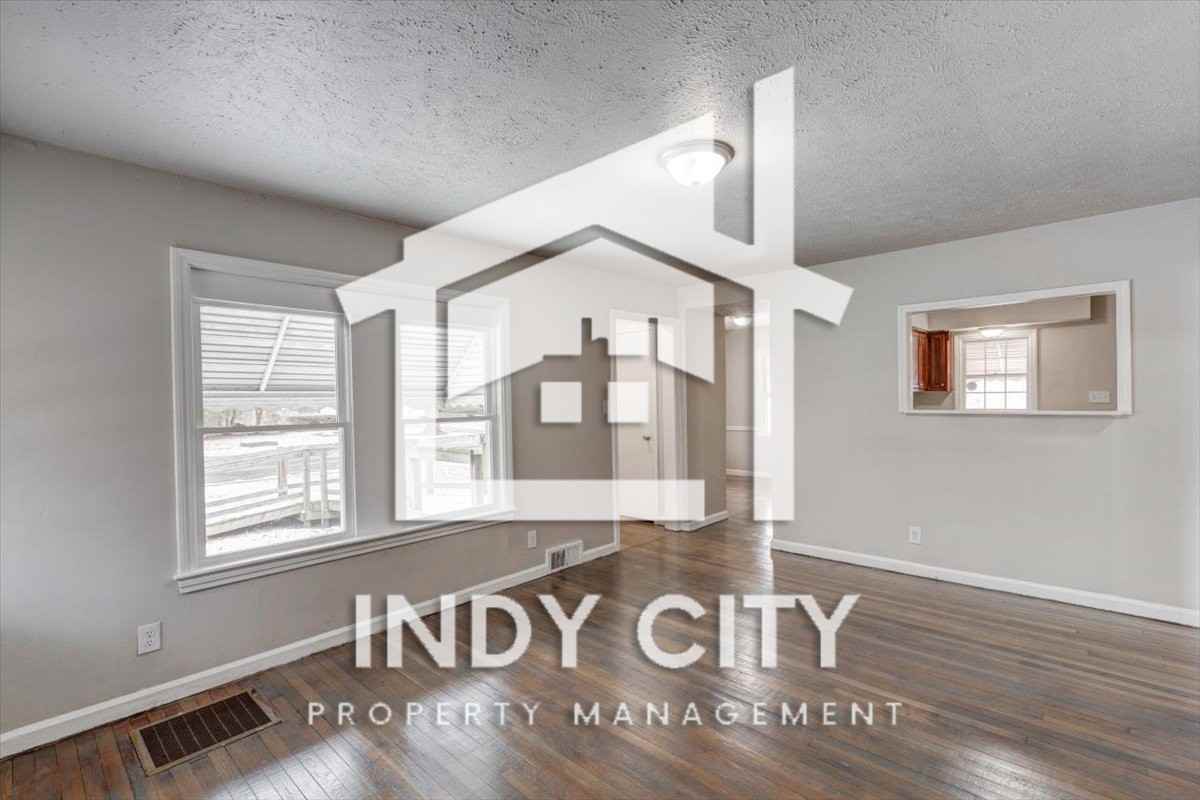 3714 N Lesley Ave #1 - Photo 3 of 10