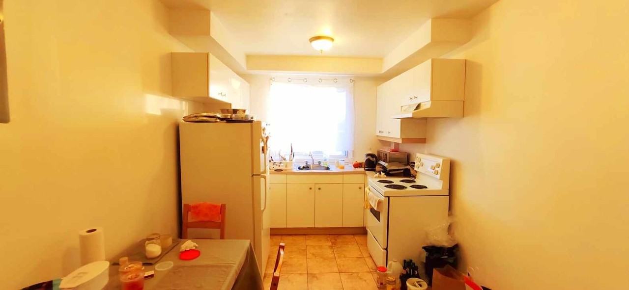 4630 Avenue Dupuis - Photo 2 of 4