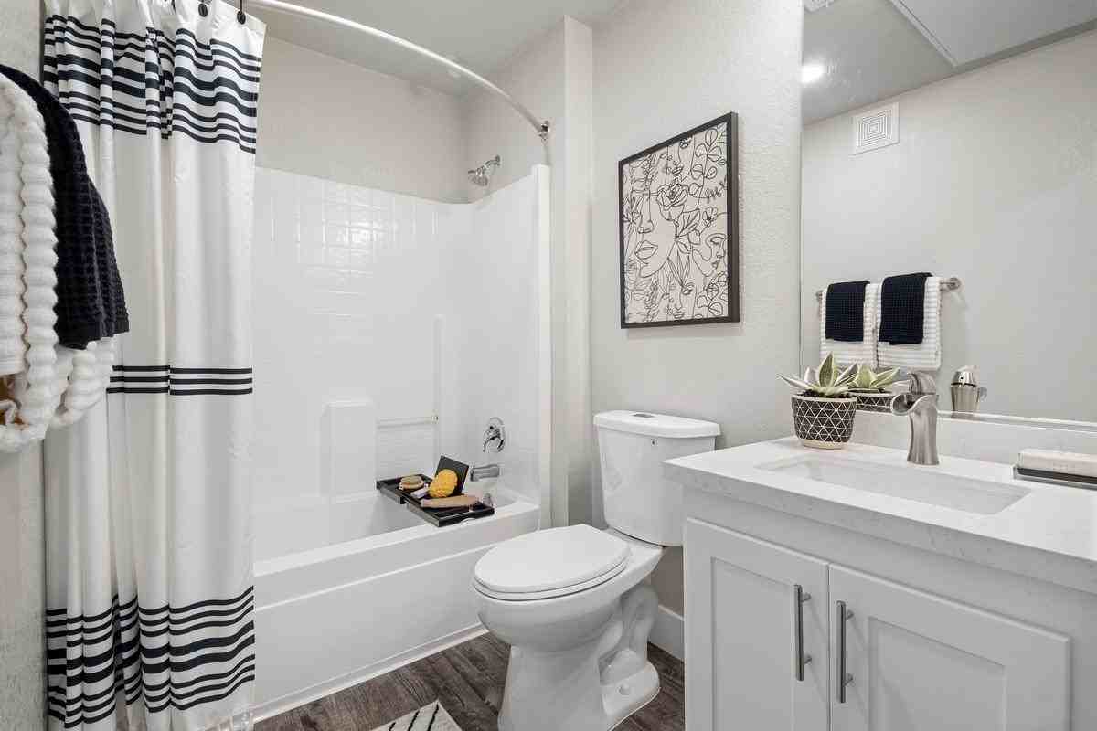 7871 Mission Grove Pkwy S - Photo 3 of 7
