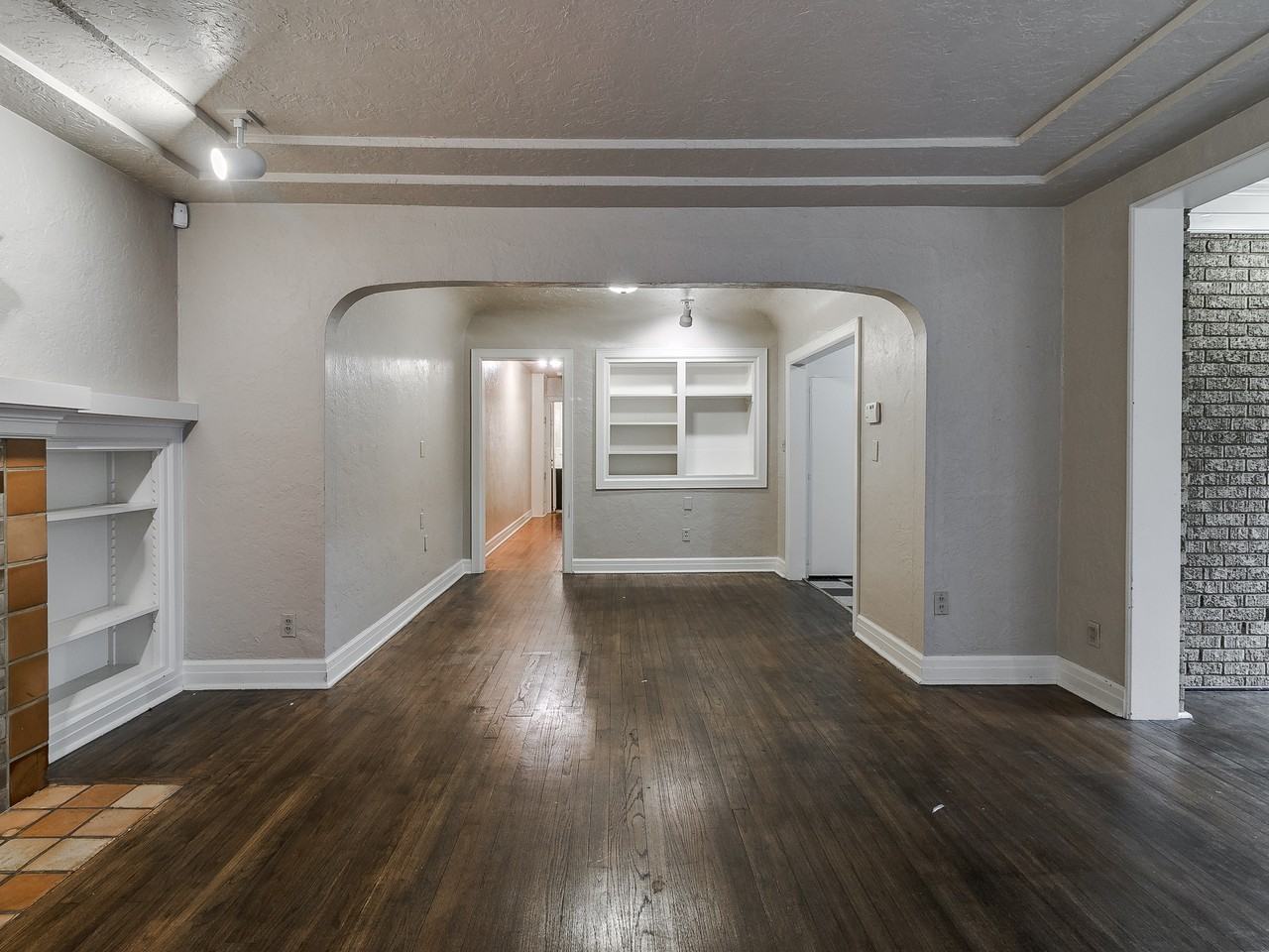 1017 Nw 40th St - Photo 3 of 40