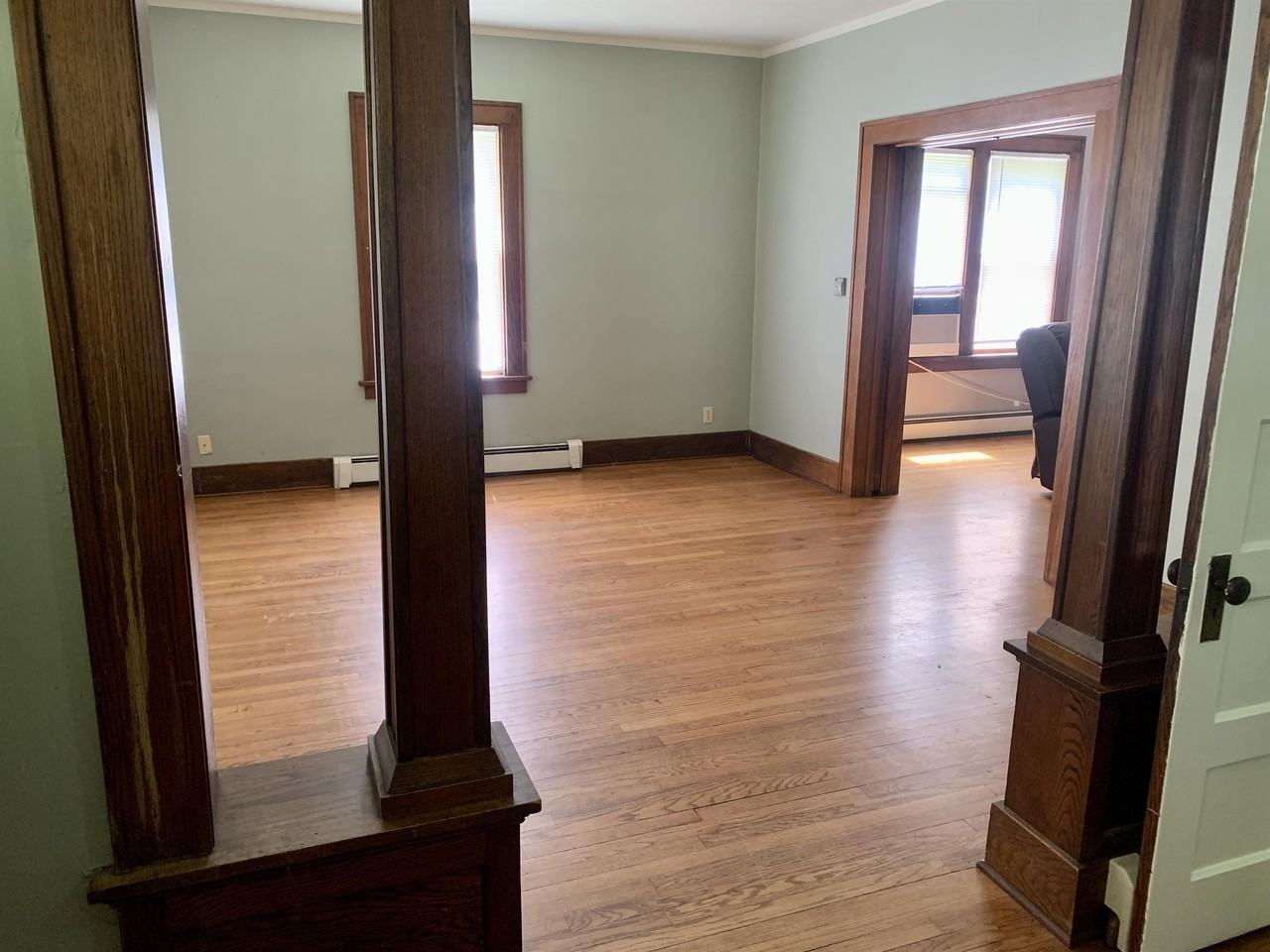 102 N Plum St - Photo 3 of 14