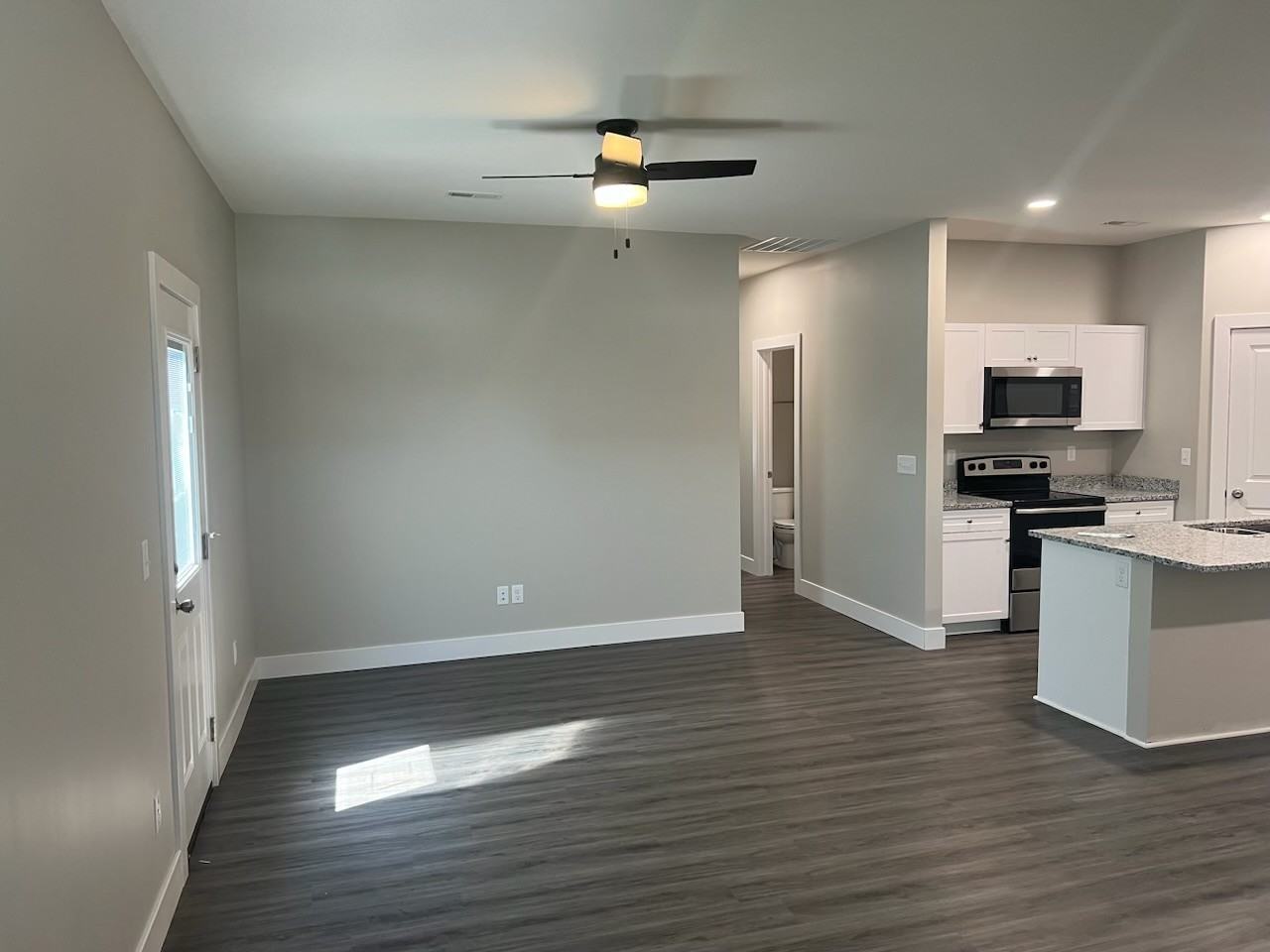 5191 N Cypress St - Photo 3 of 10