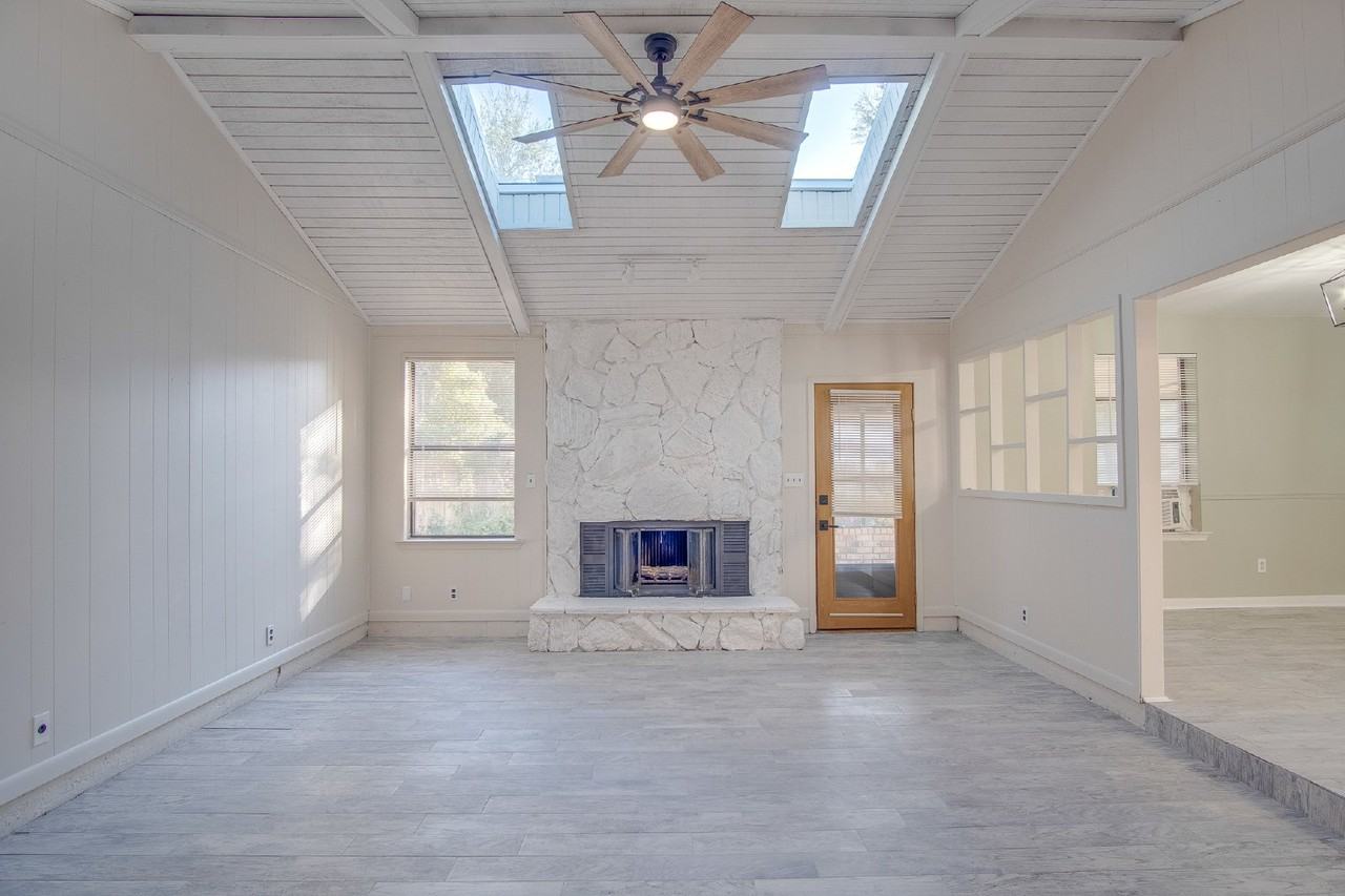 3425 Lemmington Rd - Photo 3 of 22