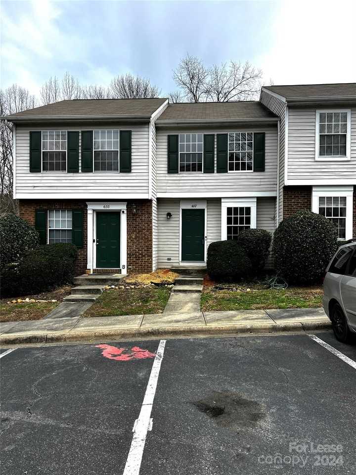 657 Lex Dr, Charlotte, NC 28262 3 Bedroom Apartment for Rent PadMapper