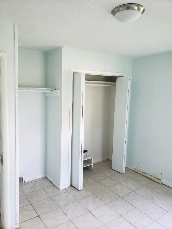 1921 Lilias Dr - Photo 2 of 8