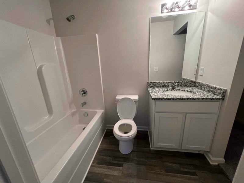 185 Bowles Cir - Photo 3 of 7