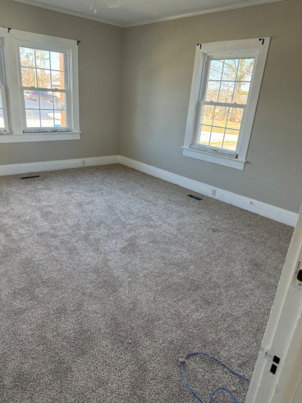 104 E High St - Photo 3 of 10