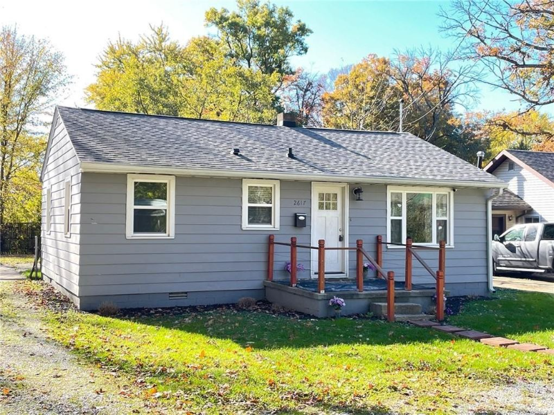 2617 E 6th St - Photo 2 of 21