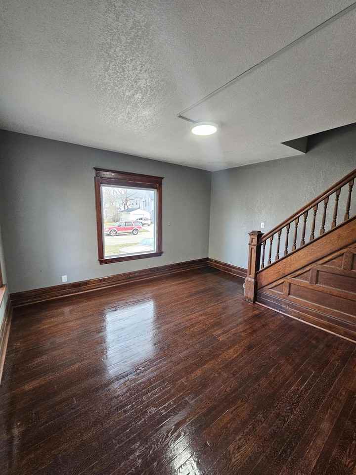 1116 W 2nd St #1116 - Photo 3 of 11