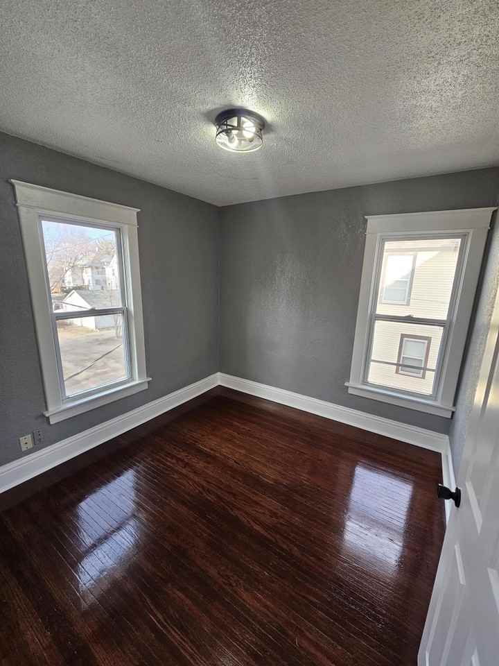 1116 W 2nd St #1116 - Photo 5 of 11