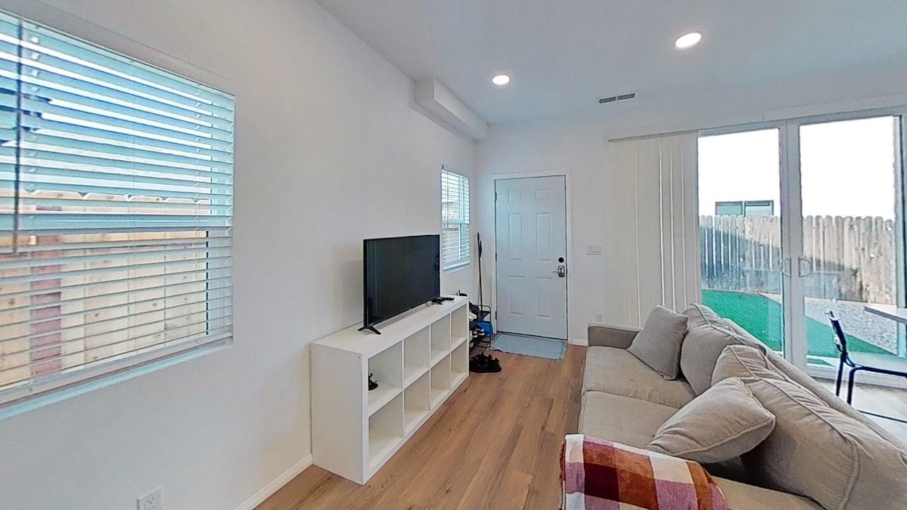 5123 Tipton St #1 - Photo 7 of 20