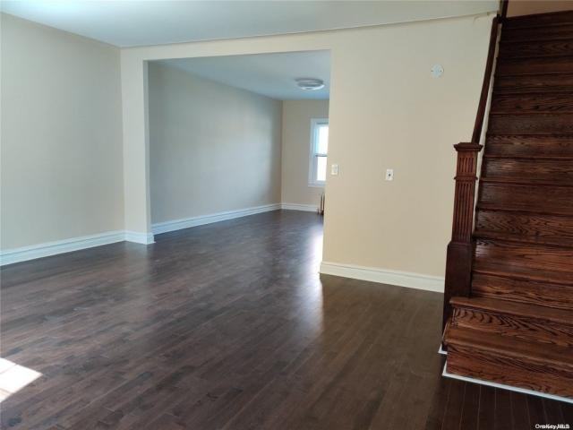8257 167th St - Photo 2 of 7