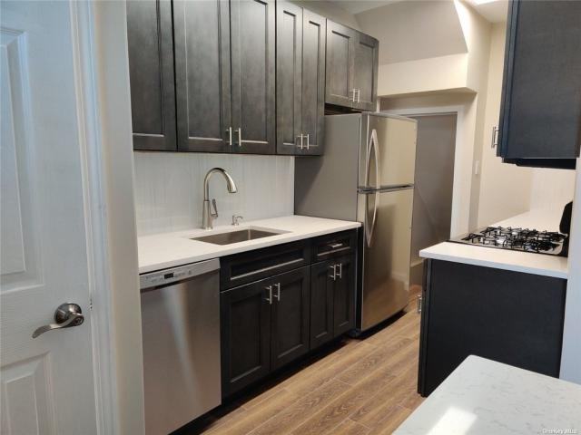 8257 167th St - Photo 3 of 7