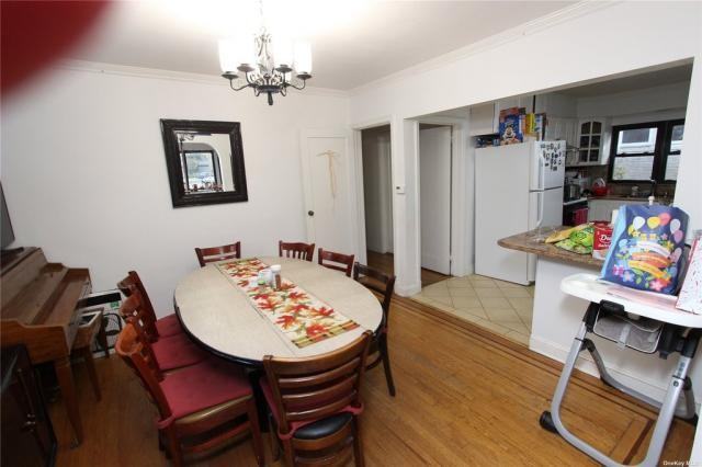 8153 Utopia Pkwy - Photo 2 of 7
