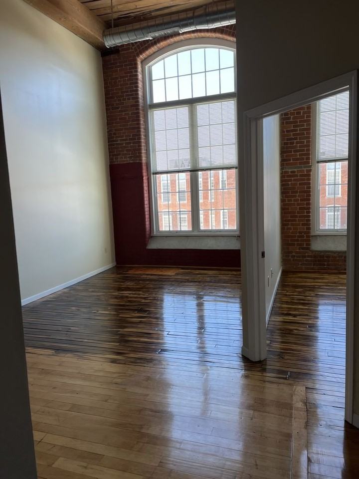 Victoria Riverside Lofts - Photo 2 of 33