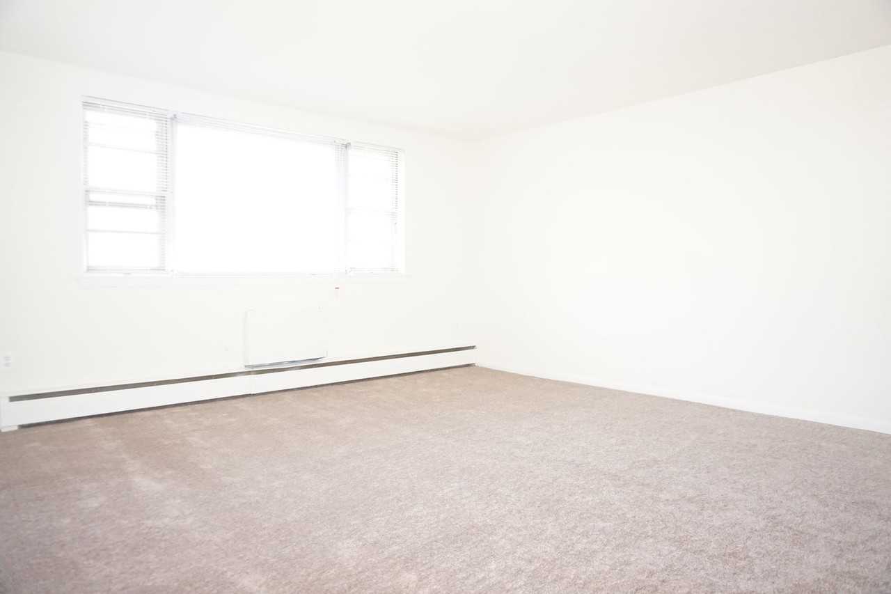 Karen Court Apartments - Photo 2 of 23