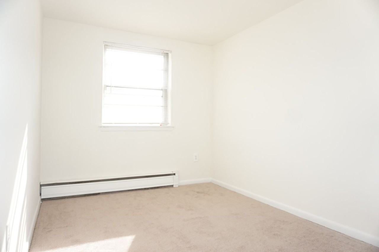 Karen Court Apartments - Photo 6 of 23