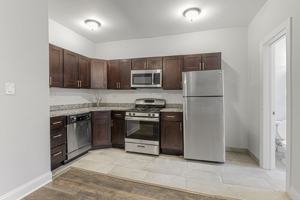 featured image of 1608 W Sherwin Ave