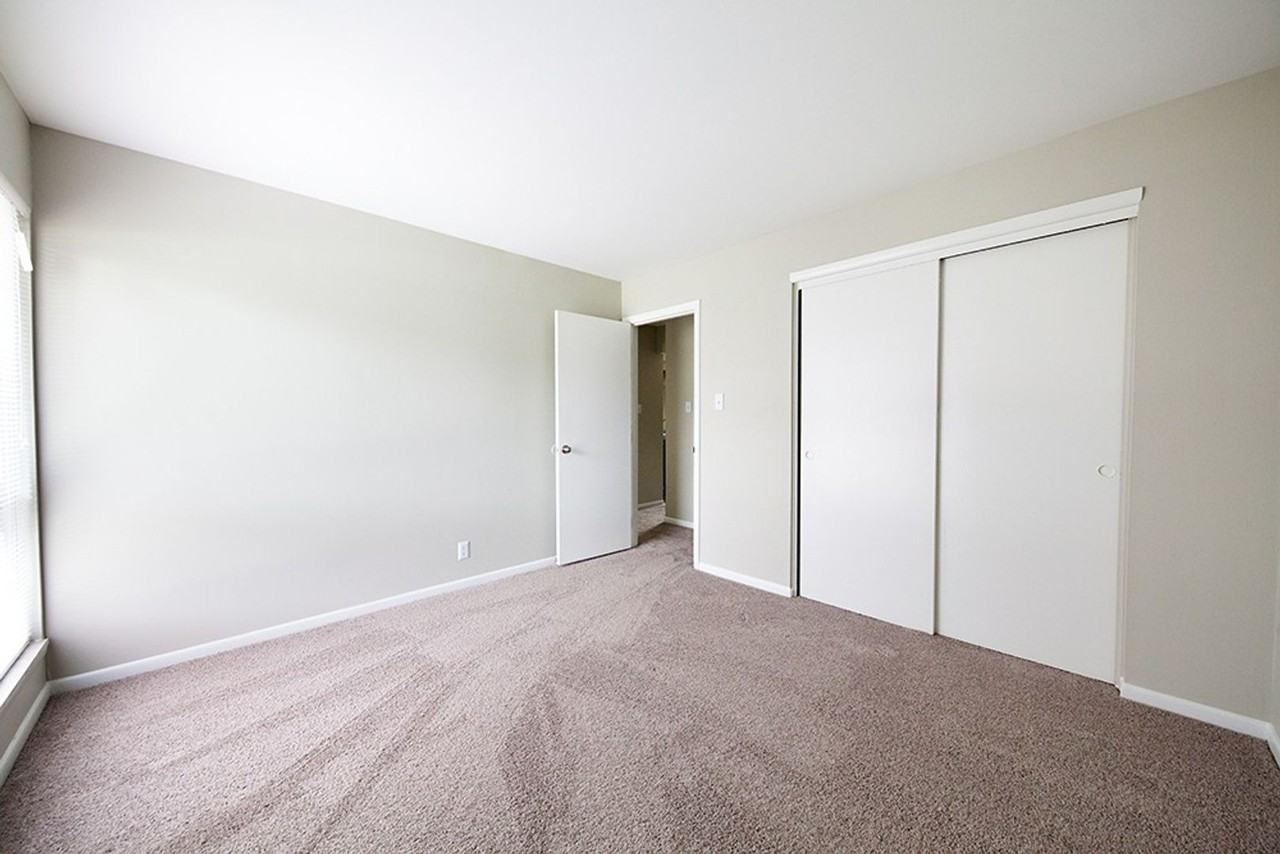 The Maywood at Speedway - Photo 7 of 46