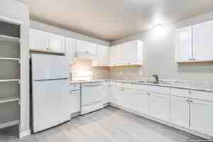 featured image of 1004 Apple Blossom Dr