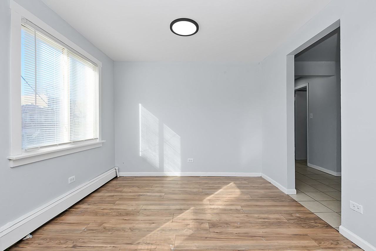 9017-25 S Cottage Grove - Photo 7 of 12