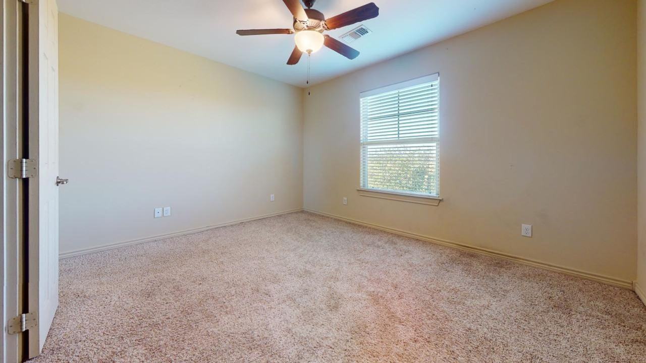 709 Luther Street - Photo 3 of 13