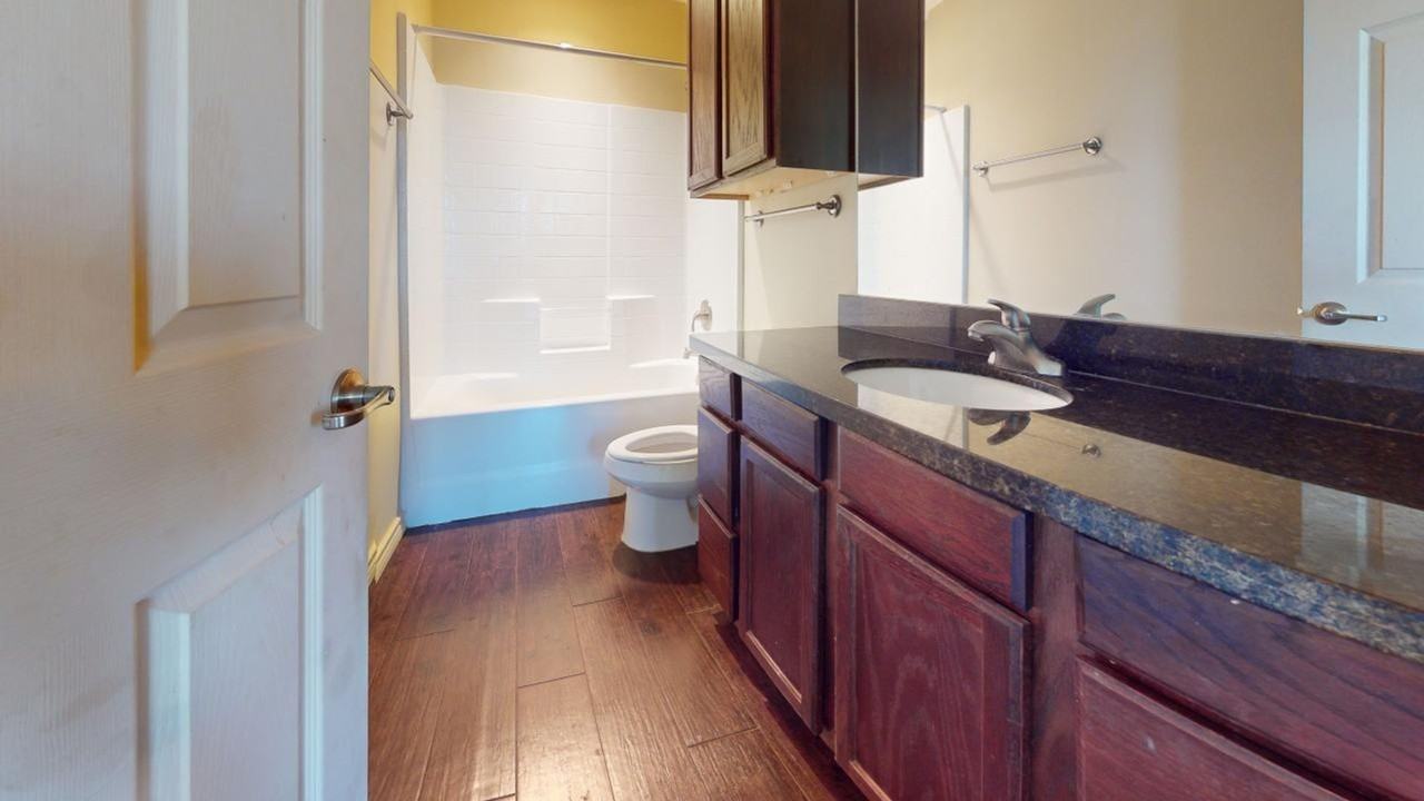 709 Luther Street - Photo 4 of 13