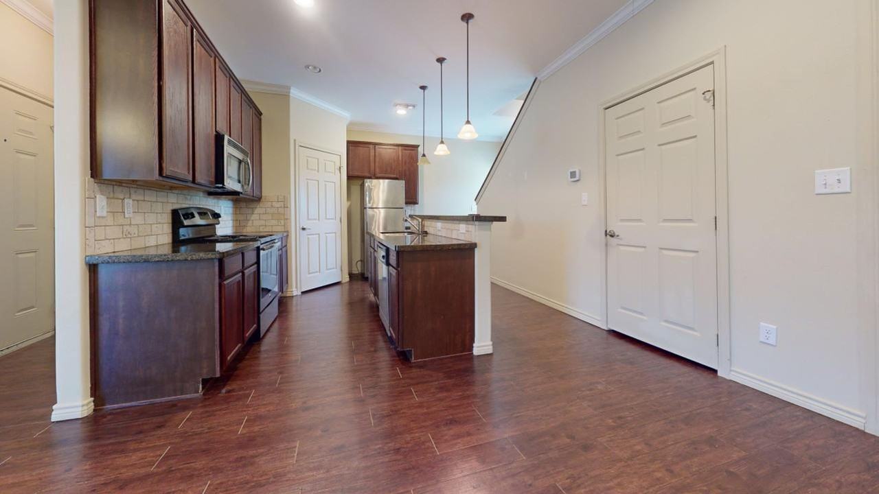 709 Luther Street - Photo 7 of 13